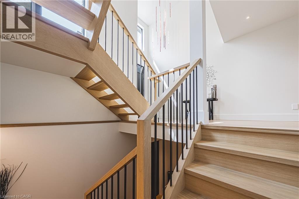 135 Eleanor Avenue, Hamilton, ON - Indoor Photo Showing Other Room