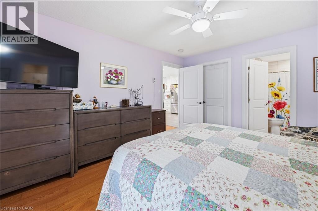 34 Cardinal Mindszenty Boulevard, Hamilton, ON - Indoor Photo Showing Bedroom