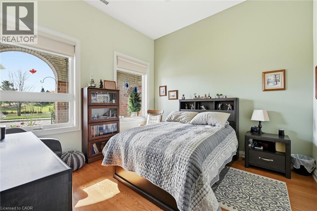 34 Cardinal Mindszenty Boulevard, Hamilton, ON - Indoor Photo Showing Bedroom
