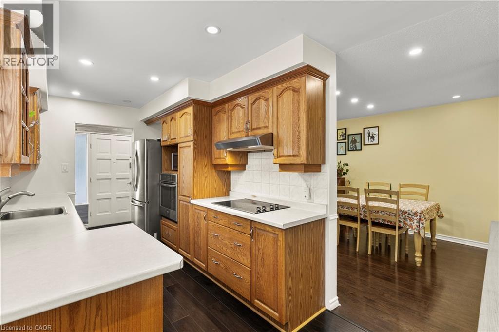 50 Gledhill Crescent, Hamilton, ON - Indoor Photo Showing Kitchen