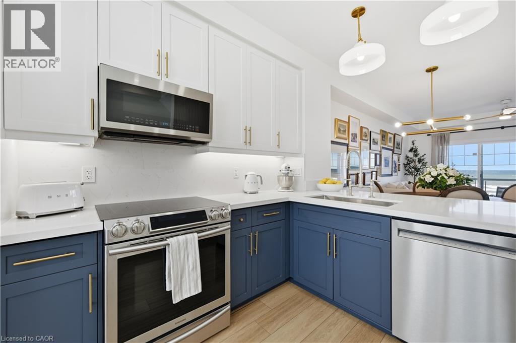 337 Beach Boulevard Unit# 7, Hamilton, ON - Indoor Photo Showing Kitchen With Stainless Steel Kitchen