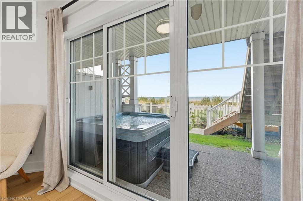 337 Beach Boulevard Unit# 7, Hamilton, ON - With Exterior