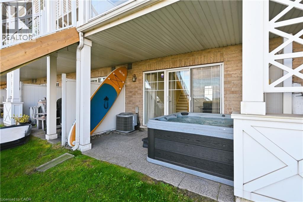 337 Beach Boulevard Unit# 7, Hamilton, ON - Outdoor With Exterior