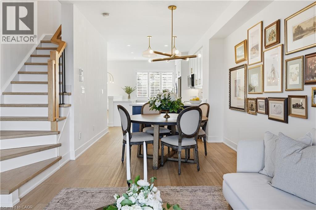 337 Beach Boulevard Unit# 7, Hamilton, ON - Indoor Photo Showing Dining Room