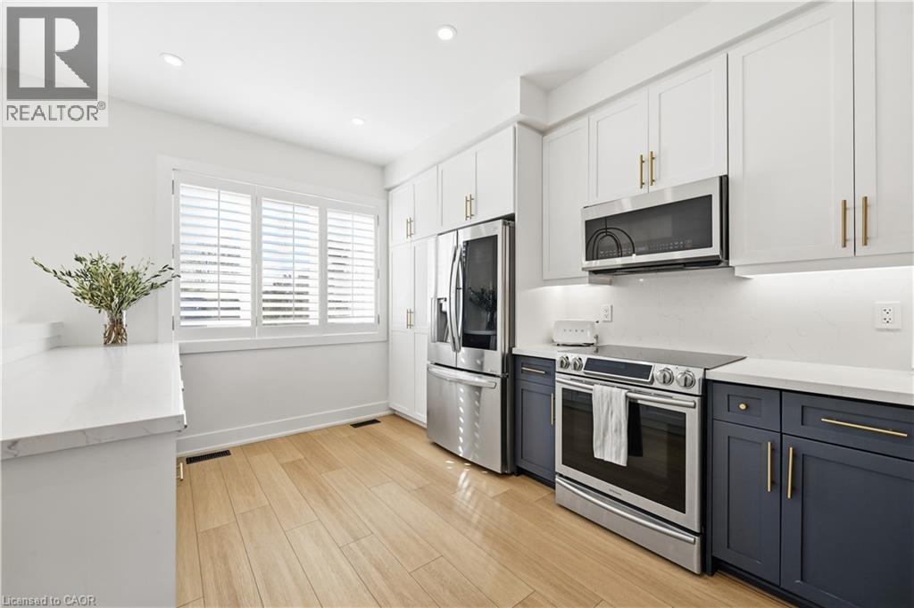 337 Beach Boulevard Unit# 7, Hamilton, ON - Indoor Photo Showing Kitchen With Stainless Steel Kitchen