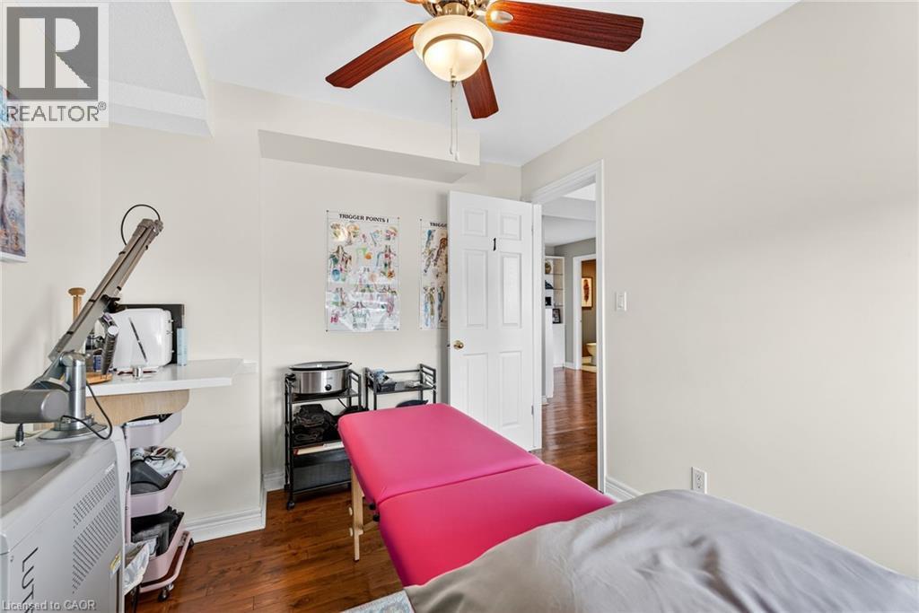 233 Garrison Road, Fort Erie, ON - Indoor Photo Showing Bedroom