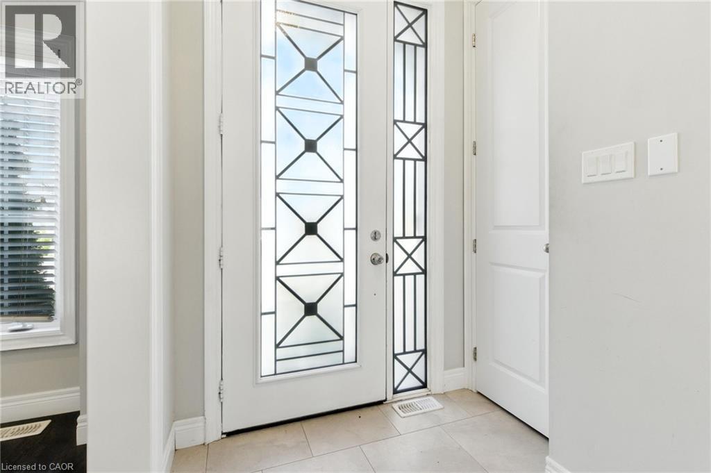 43 Riesling Court, Hamilton, ON - Indoor Photo Showing Other Room