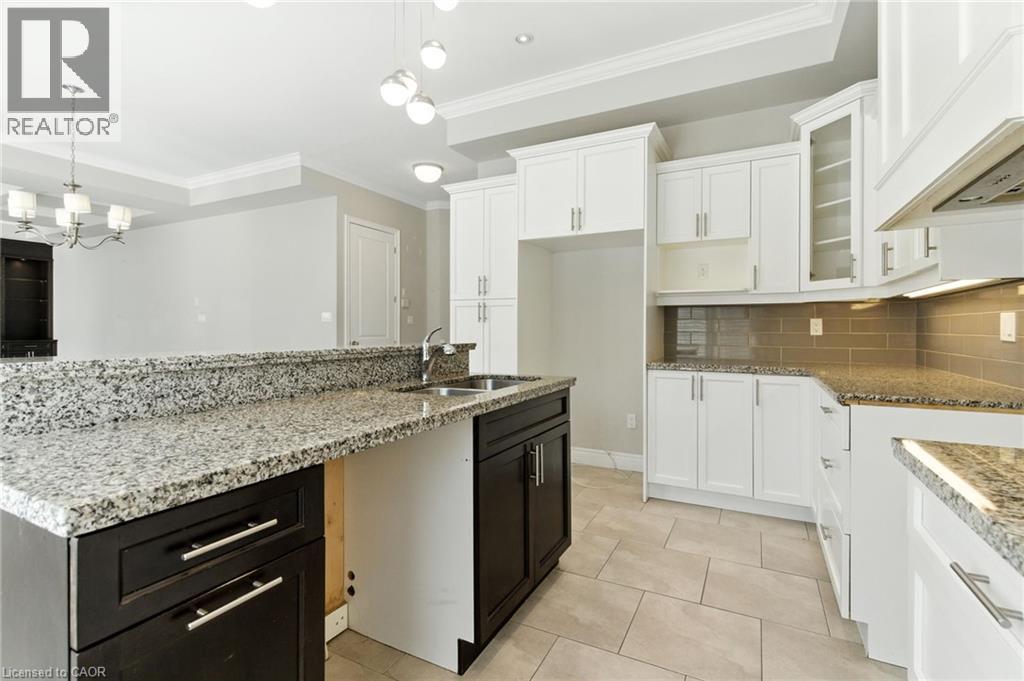 43 Riesling Court, Hamilton, ON - Indoor Photo Showing Kitchen With Double Sink