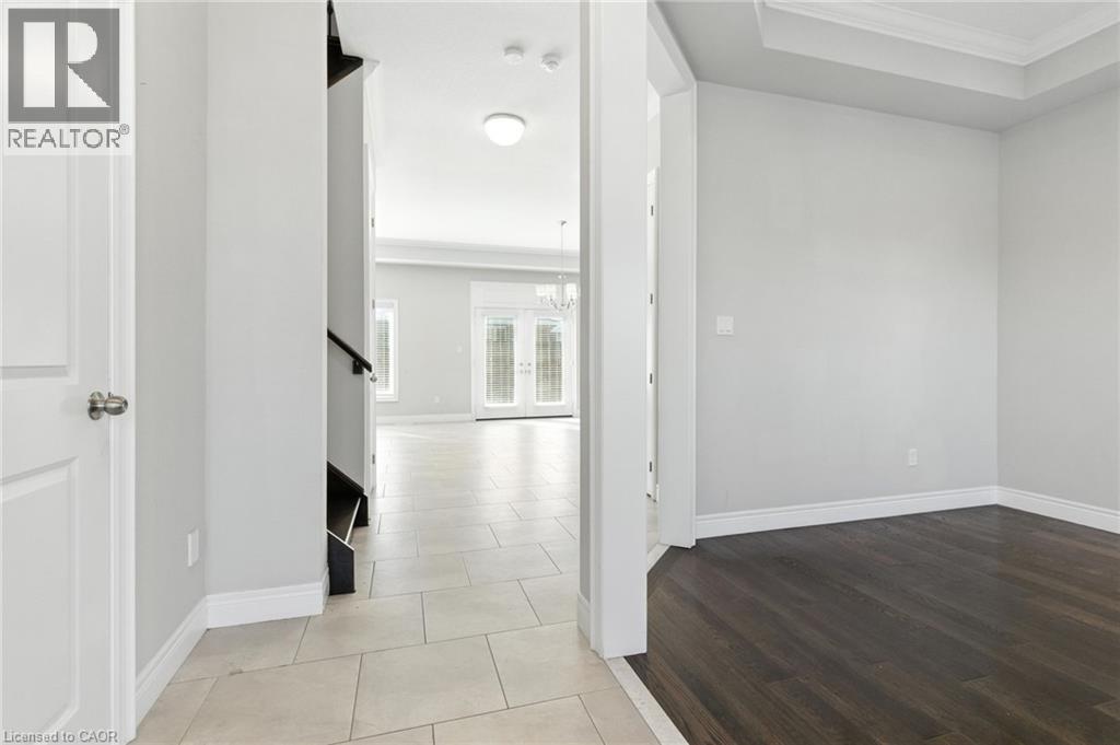 43 Riesling Court, Hamilton, ON - Indoor Photo Showing Other Room