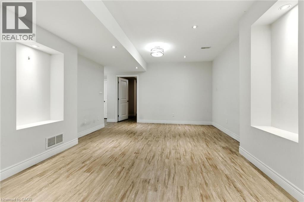 43 Riesling Court, Hamilton, ON - Indoor Photo Showing Other Room