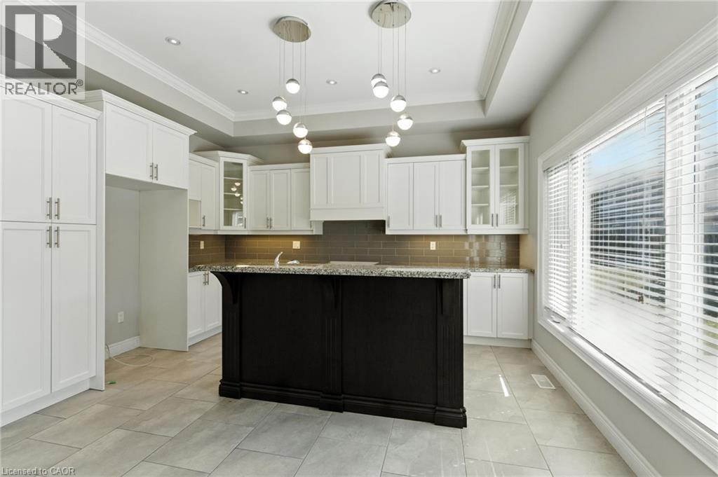 43 Riesling Court, Hamilton, ON - Indoor Photo Showing Kitchen