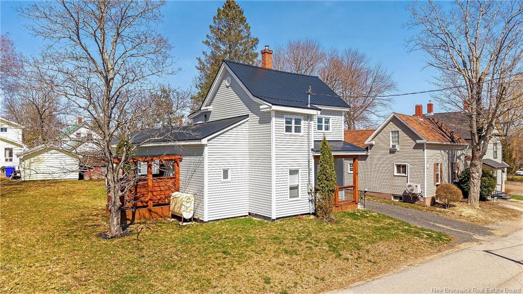 11 Elizabeth St, Saint Stephen, NB