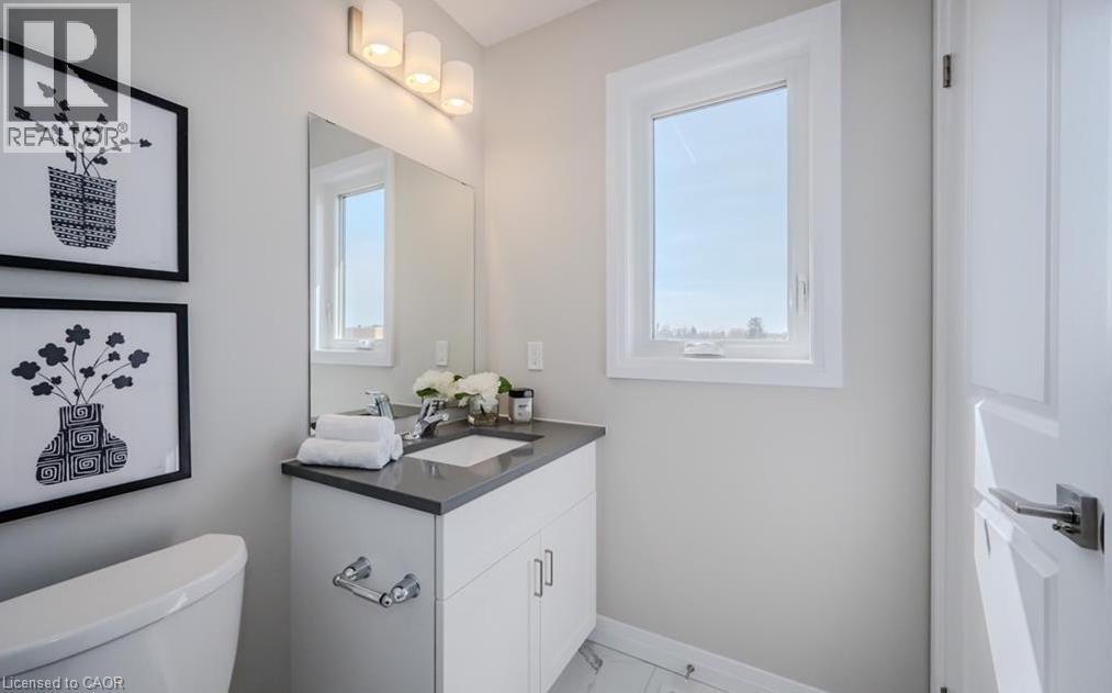 66 Ayr Meadows Crescent, Ayr, ON - Indoor Photo Showing Bathroom