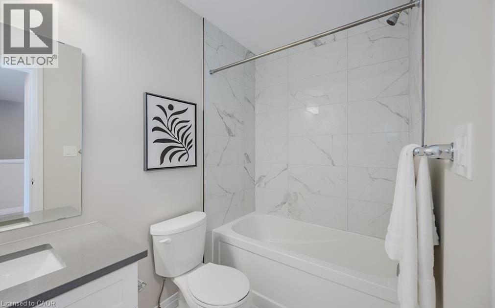 66 Ayr Meadows Crescent, Ayr, ON - Indoor Photo Showing Bathroom