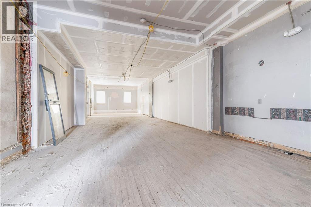 90 John Street S, Hamilton, ON