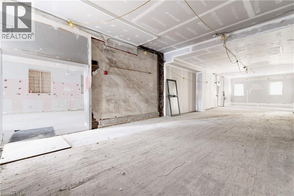 90 John Street S, Hamilton, ON