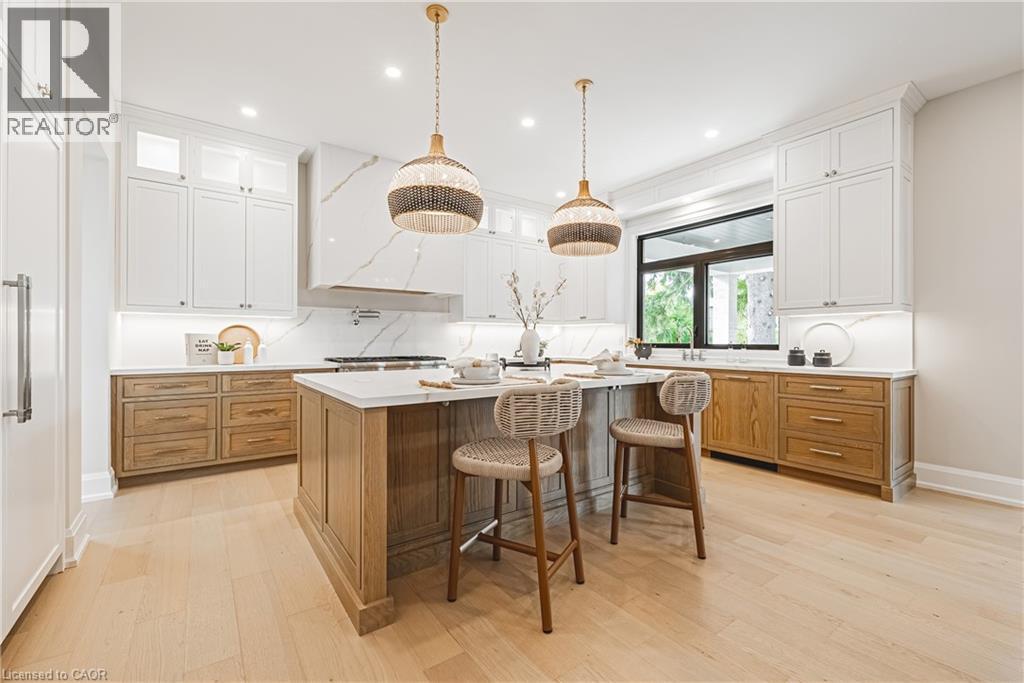 362 Harmony Hall Drive, Ancaster, ON - Indoor Photo Showing Kitchen With Upgraded Kitchen