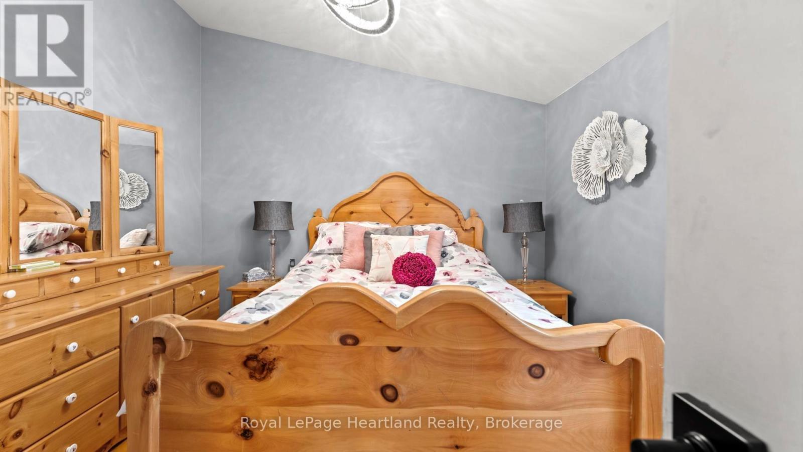 162 Wellington Street S, Goderich (Goderich (Town)), ON - Indoor Photo Showing Bedroom