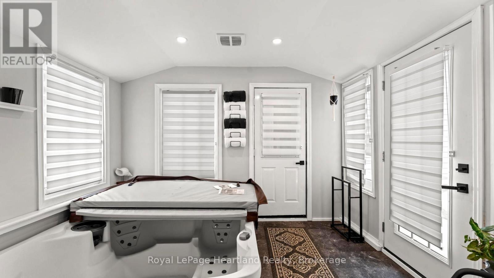 162 Wellington Street S, Goderich (Goderich (Town)), ON - Indoor Photo Showing Other Room