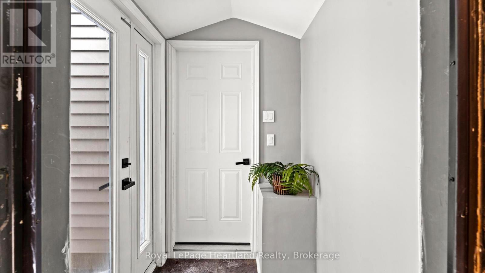 162 Wellington Street S, Goderich (Goderich (Town)), ON - Indoor Photo Showing Other Room