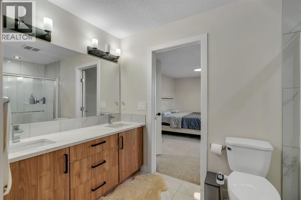 1222 Westmount Drive, Strathmore, AB - Indoor Photo Showing Bathroom