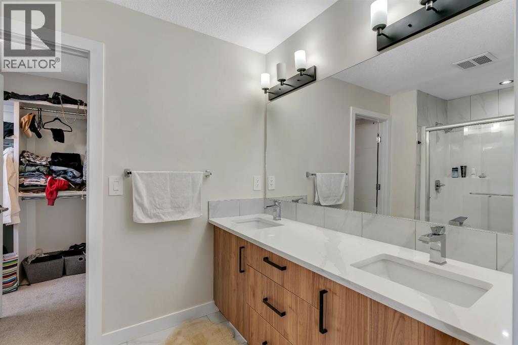 1222 Westmount Drive, Strathmore, AB - Indoor Photo Showing Bathroom