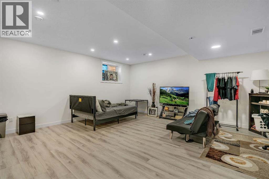 1222 Westmount Drive, Strathmore, AB - Indoor