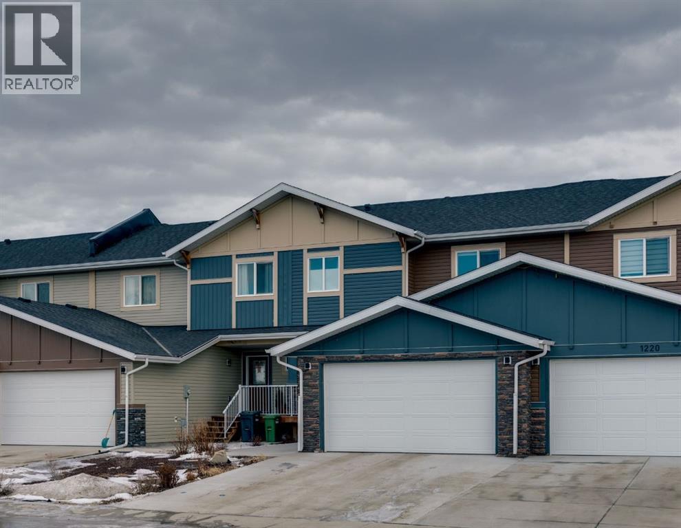 1222 Westmount Drive, Strathmore, AB - Outdoor