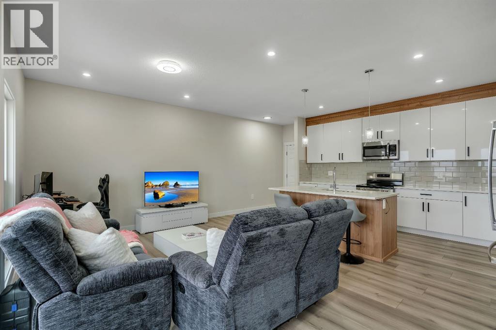 1222 Westmount Drive, Strathmore, AB - Indoor