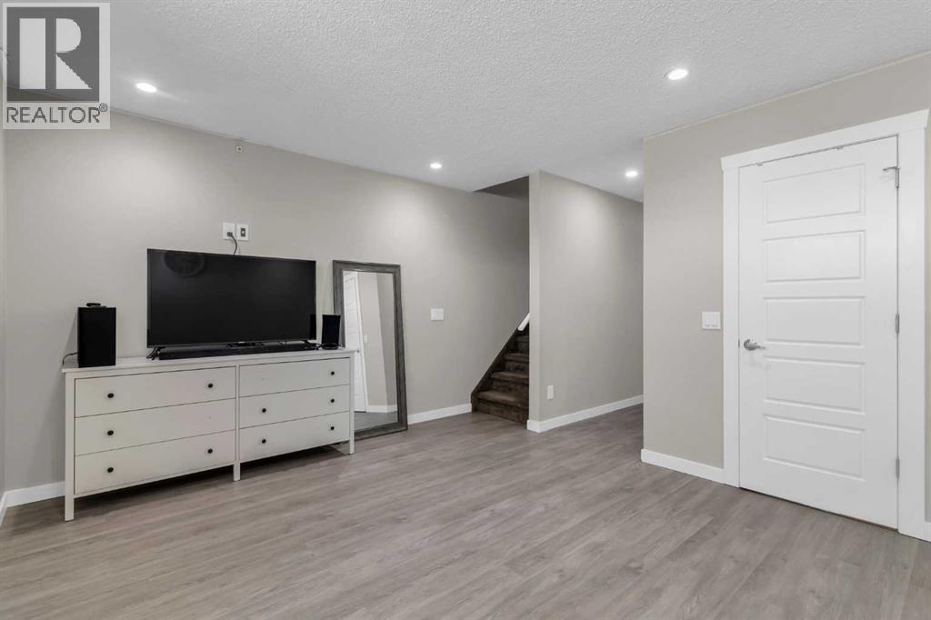 142 Red Embers Gate Ne, Calgary, AB - Indoor