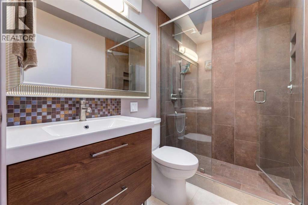 55 Heston Street Nw, Calgary, AB - Indoor Photo Showing Bathroom