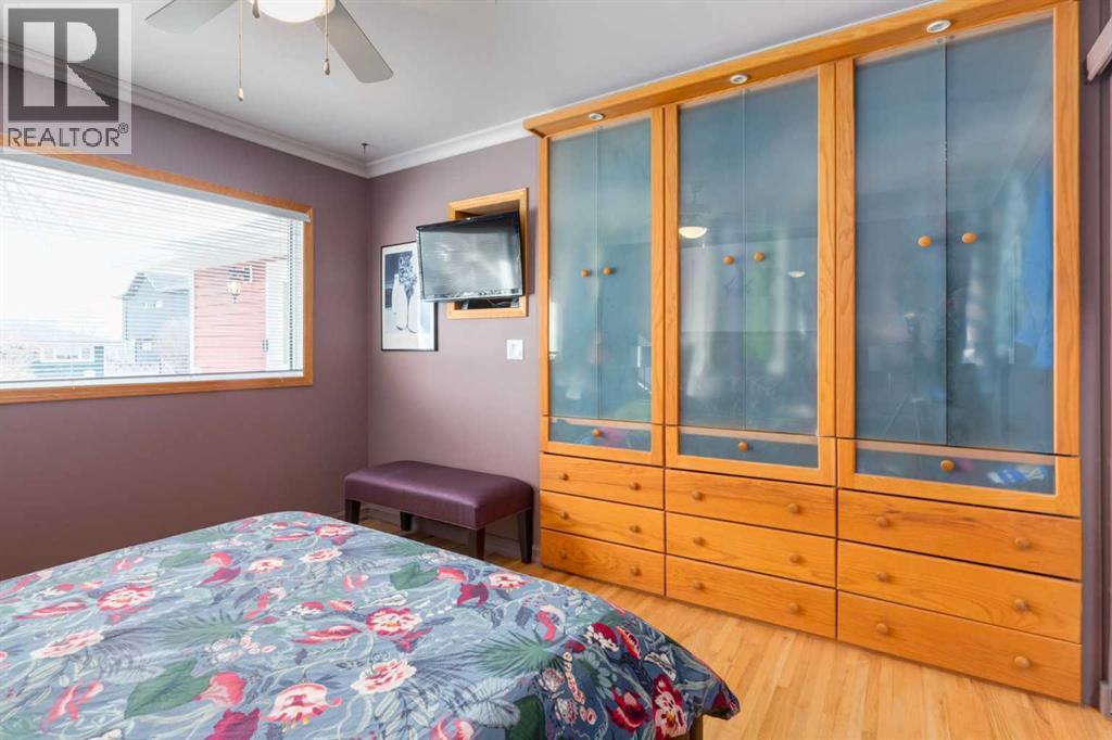 55 Heston Street Nw, Calgary, AB - Indoor Photo Showing Bedroom