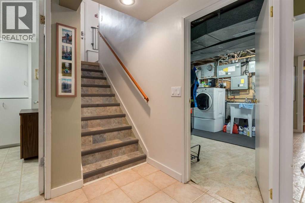 55 Heston Street Nw, Calgary, AB - Indoor Photo Showing Other Room