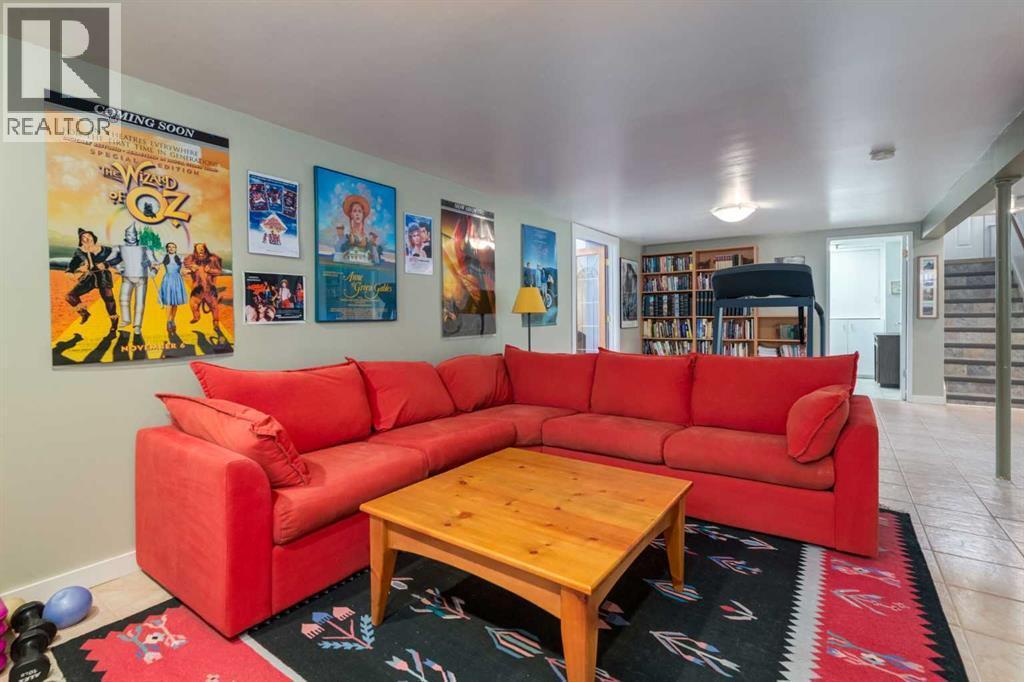 55 Heston Street Nw, Calgary, AB - Indoor Photo Showing Living Room