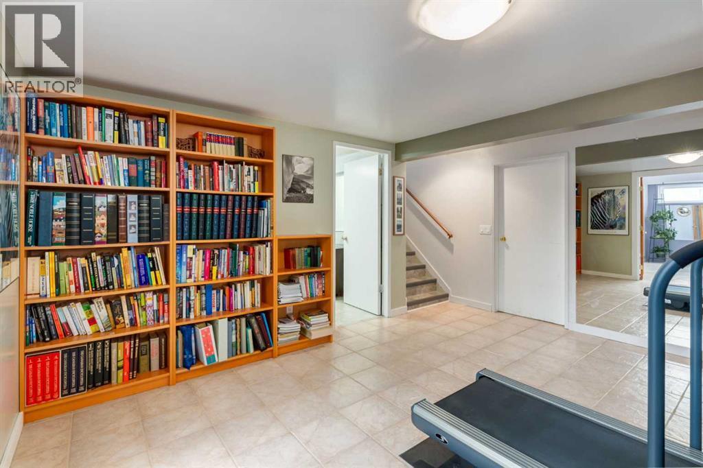 55 Heston Street Nw, Calgary, AB - Indoor Photo Showing Office