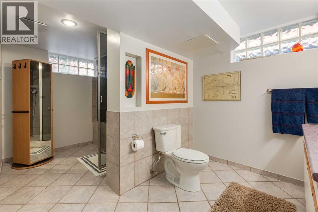 55 Heston Street Nw, Calgary, AB - Indoor Photo Showing Bathroom