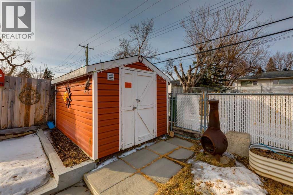 55 Heston Street Nw, Calgary, AB - Outdoor