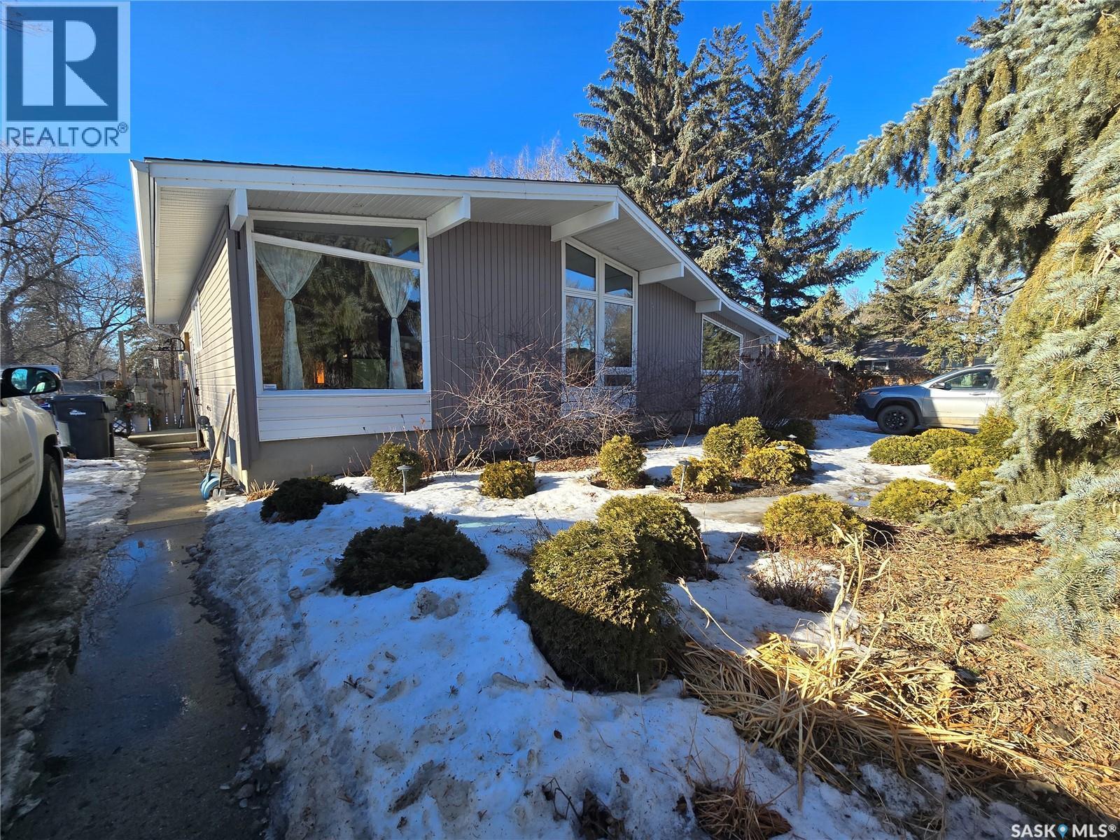 531 Scott Street, Weyburn, SK - Outdoor