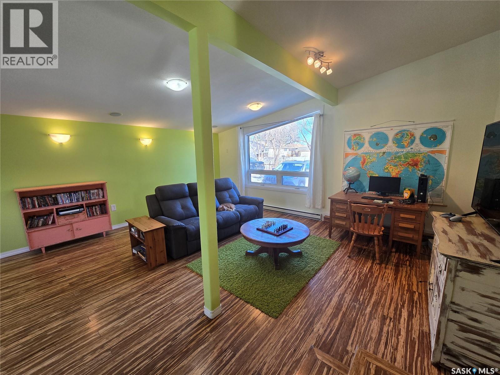 531 Scott Street, Weyburn, SK - Indoor