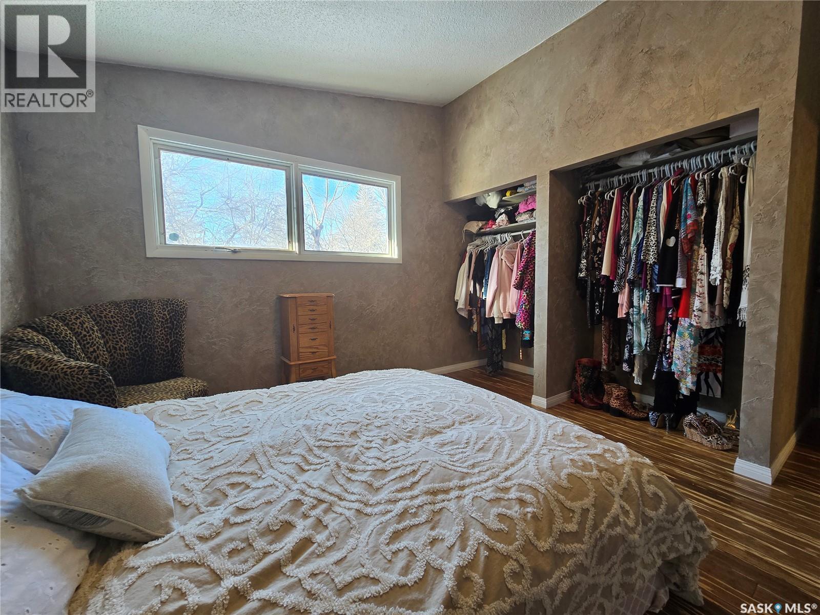 531 Scott Street, Weyburn, SK - Indoor Photo Showing Bedroom