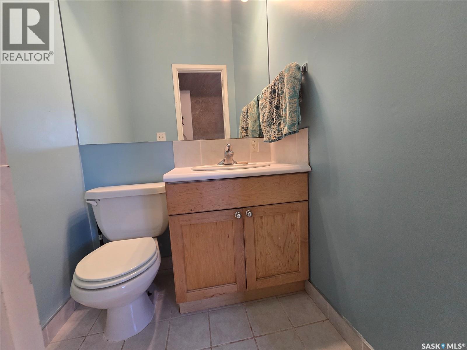531 Scott Street, Weyburn, SK - Indoor Photo Showing Bathroom