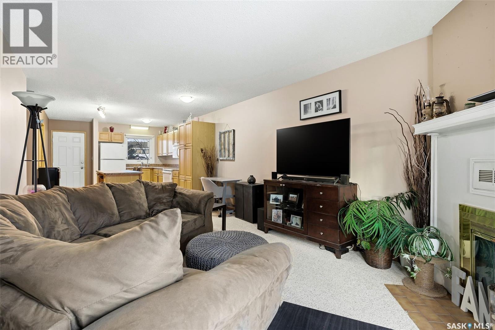 114 Cedar Meadow Drive, Regina, SK - Indoor Photo Showing Living Room