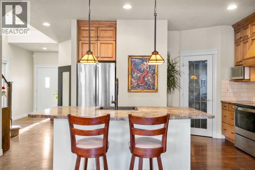 90 Discovery Ridge Gardens Sw, Calgary, AB - Indoor Photo Showing Kitchen