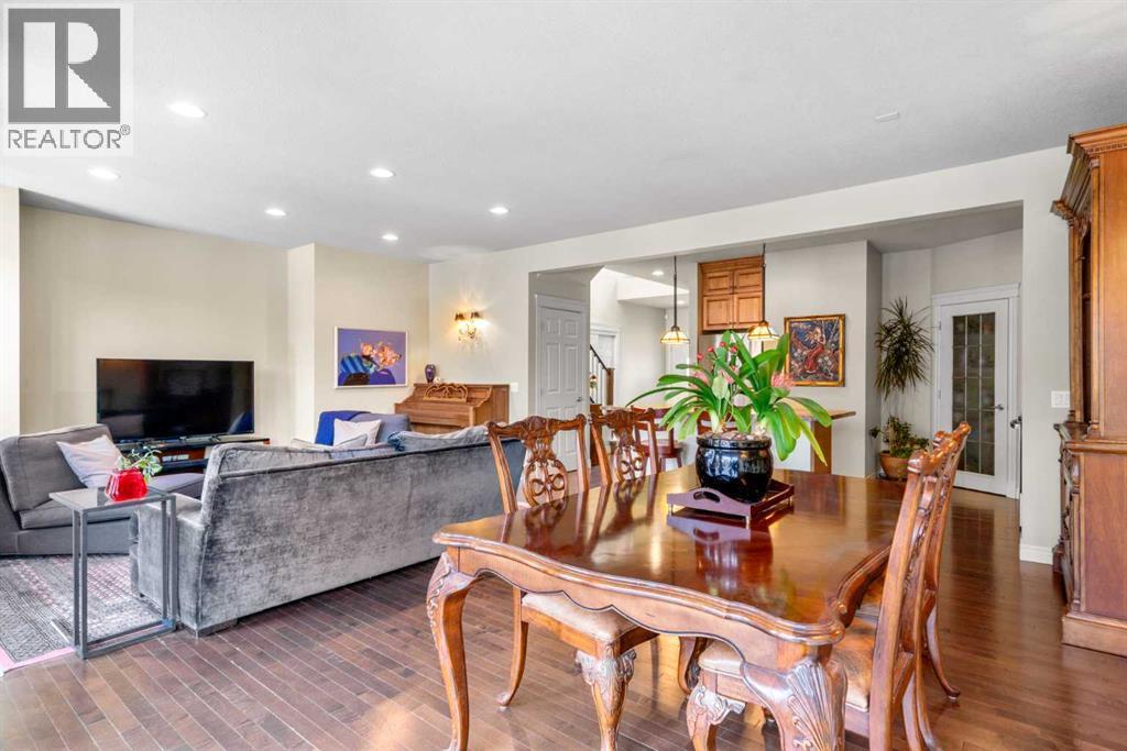 90 Discovery Ridge Gardens Sw, Calgary, AB - Indoor Photo Showing Living Room