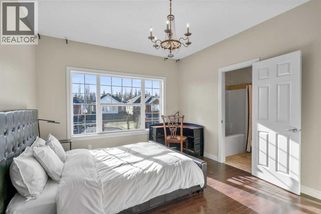90 Discovery Ridge Gardens Sw, Calgary, AB - Indoor Photo Showing Bedroom