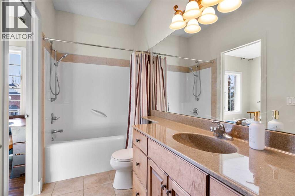 90 Discovery Ridge Gardens Sw, Calgary, AB - Indoor Photo Showing Bathroom