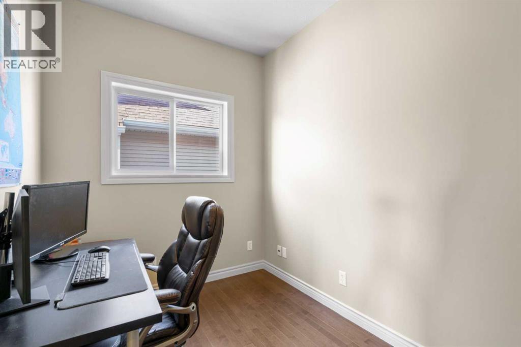 90 Discovery Ridge Gardens Sw, Calgary, AB - Indoor Photo Showing Office