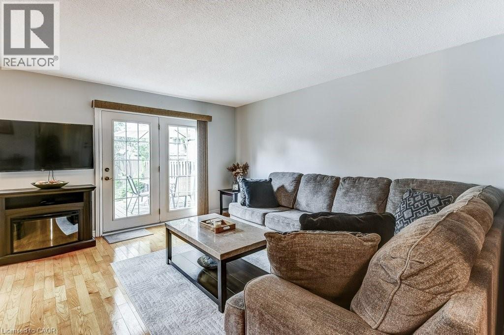 2779 Andorra Circle, Mississauga, ON - Indoor Photo Showing Living Room