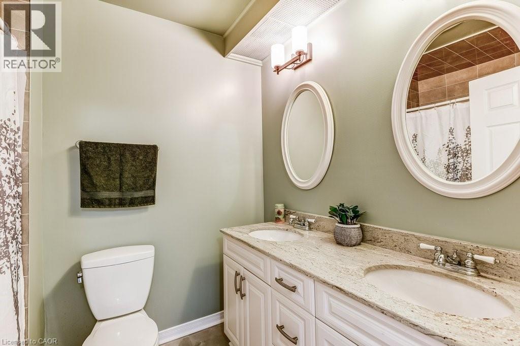 2779 Andorra Circle, Mississauga, ON - Indoor Photo Showing Bathroom