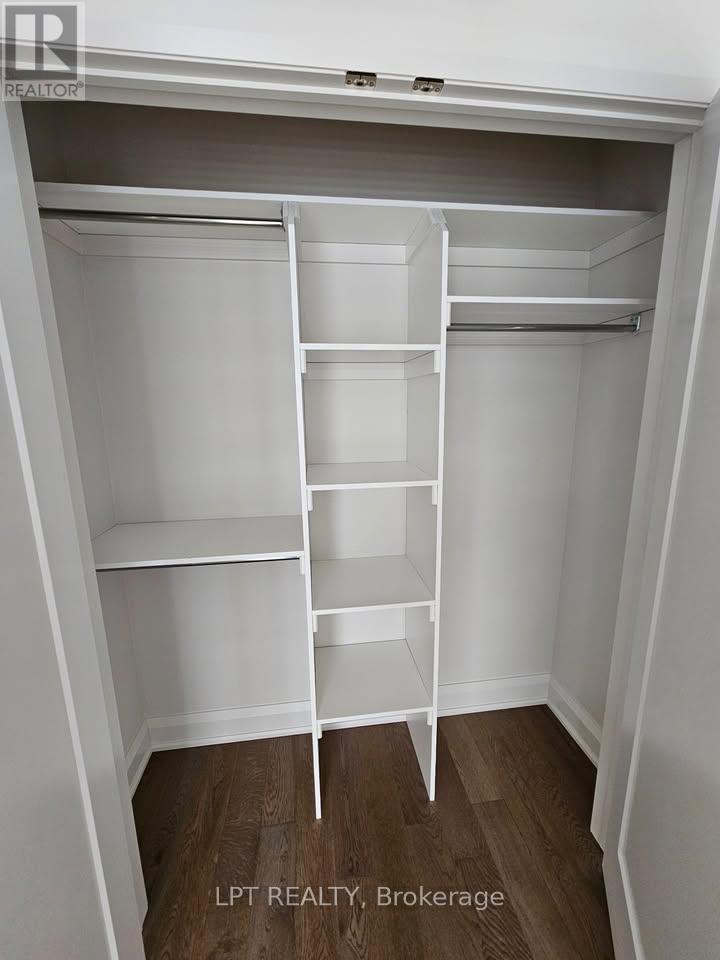 443 Dawson Avenue, Ottawa, ON - Indoor With Storage